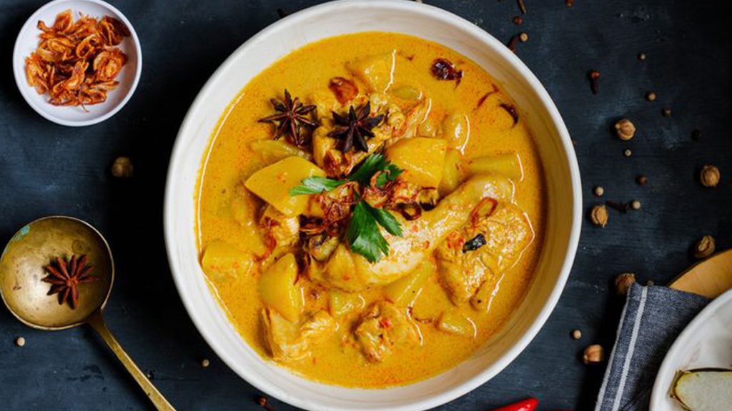 Resep Opor Ayam Kuning Spesial Enak dan Mudah Dibuat, Anti Gagal!