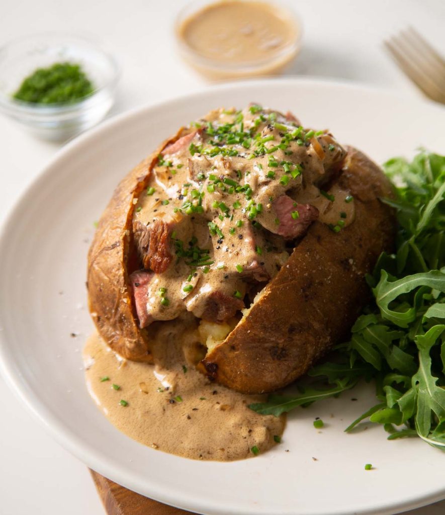 Steak Baked Potato (with Cream Cheese Sauce)