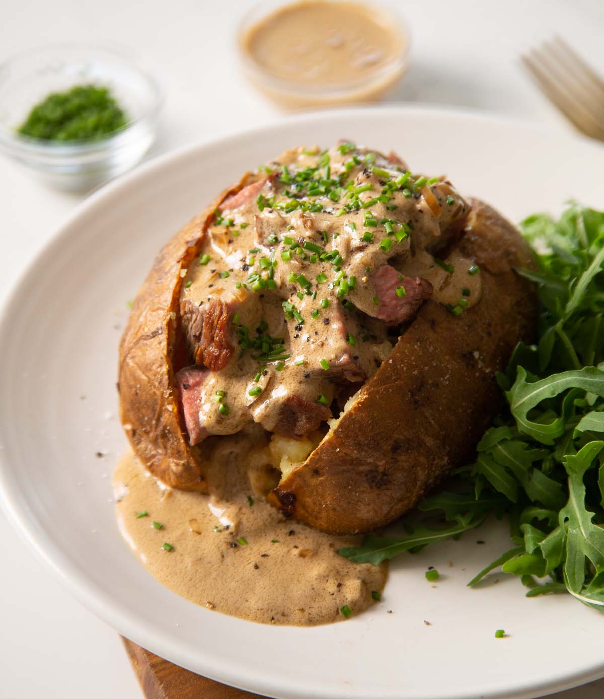 Steak Baked Potato (with Cream Cheese Sauce)